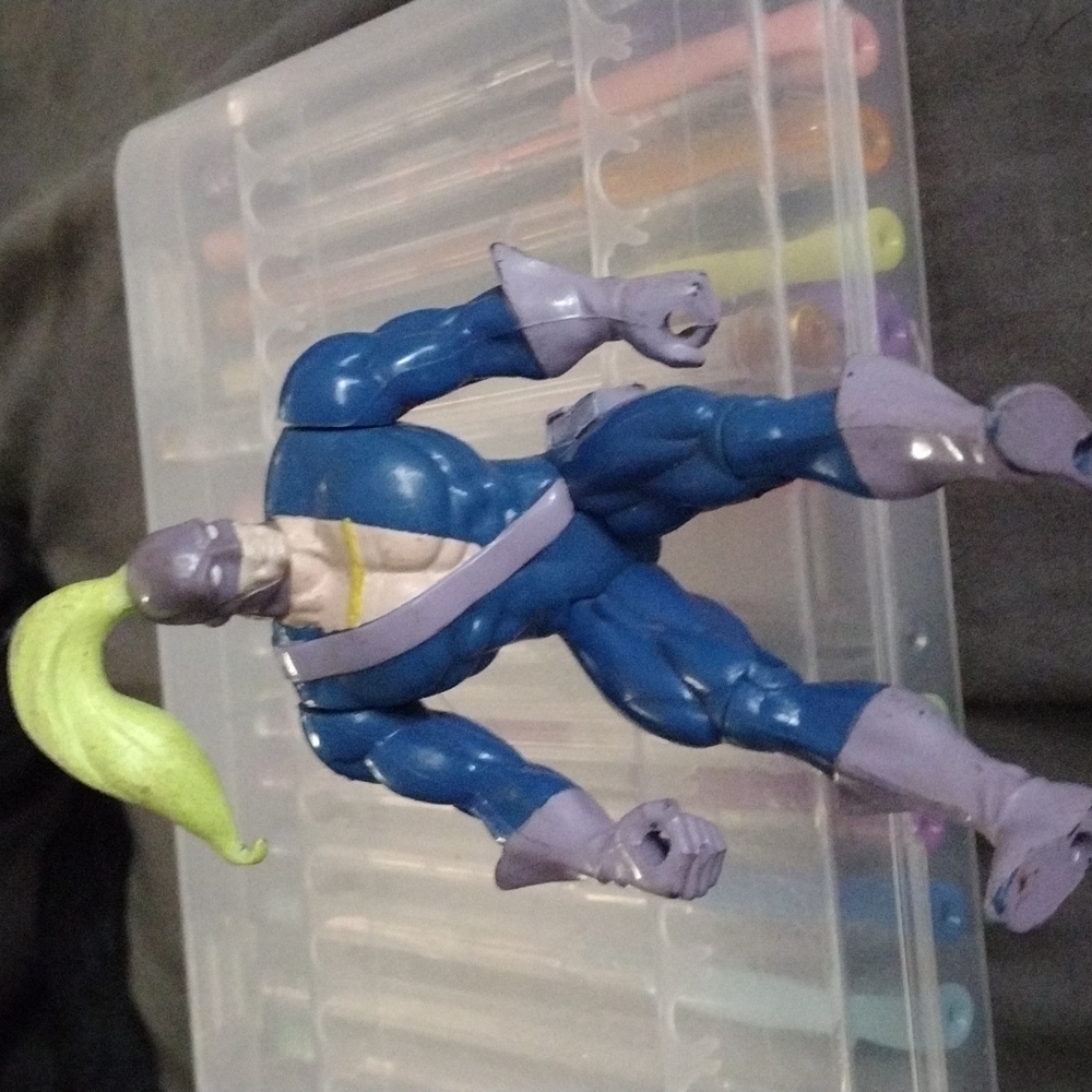 Action figure - Picture 2 of 3